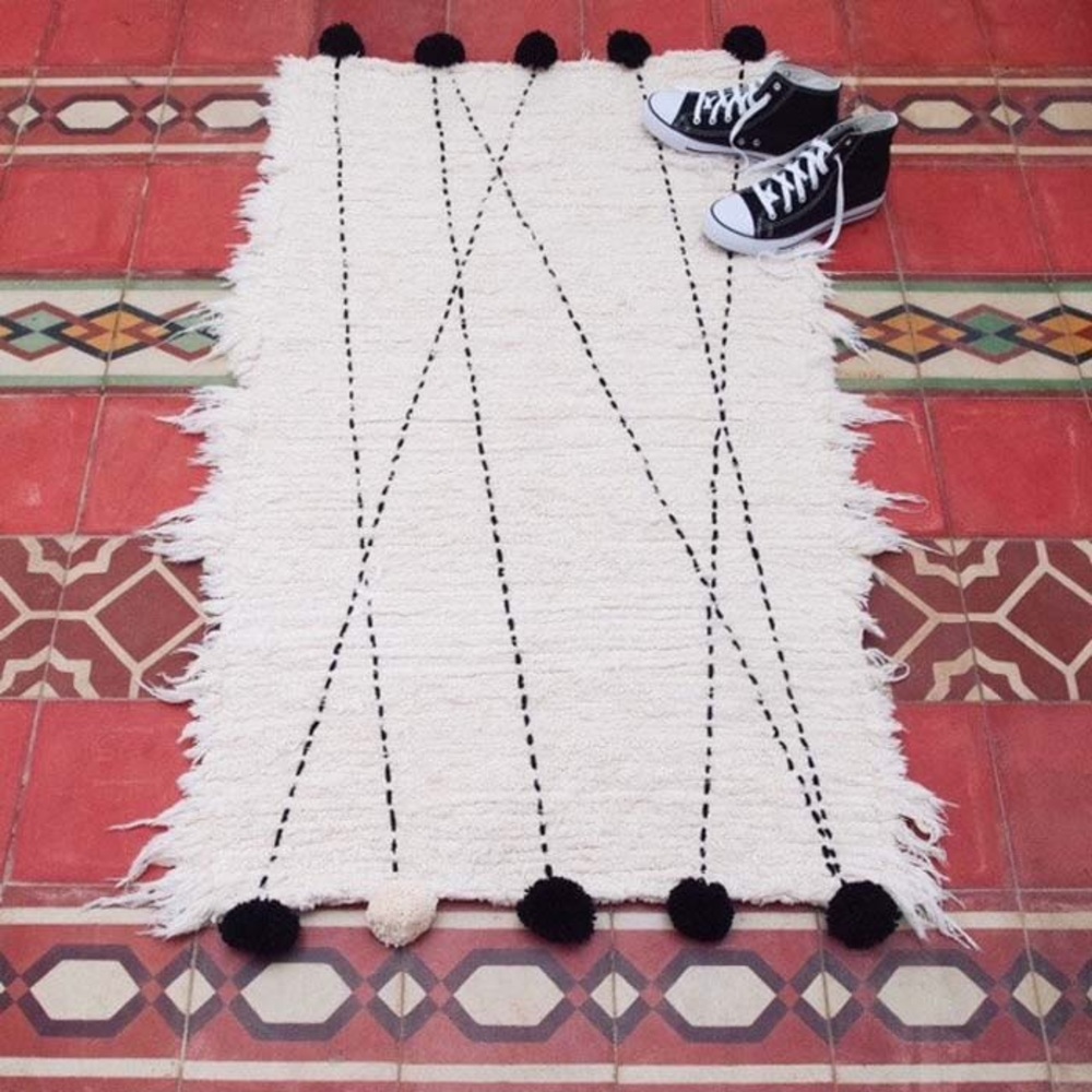 Boho Pom Pom Rug 🖤🤍🖤🤍